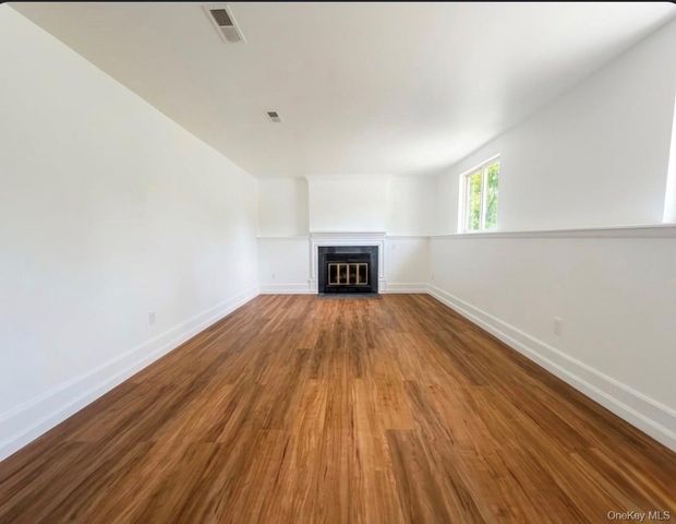 10 Victor Road, Beacon, NY 12508