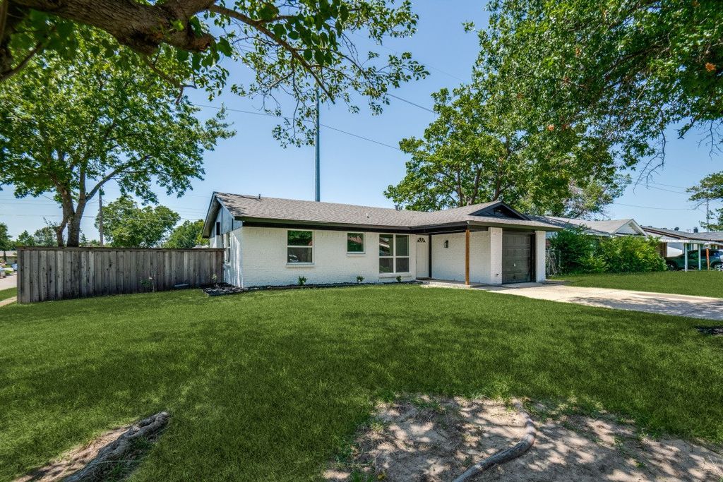 702 Sara Drive, Mesquite, TX 75149