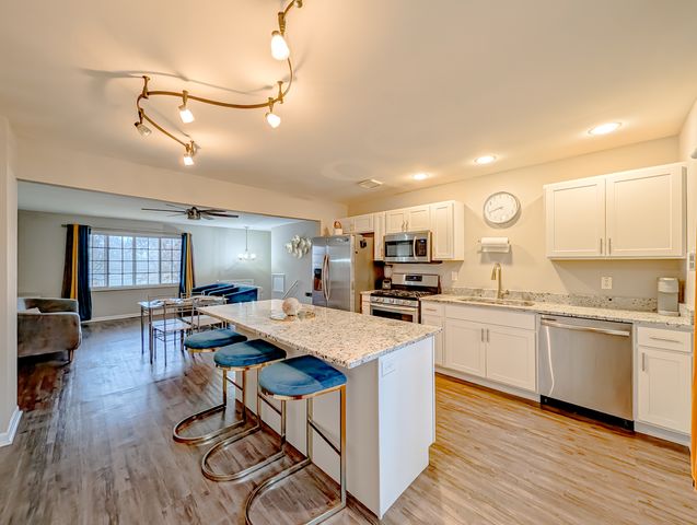 8616 Hickory Avenue, Crystal Lake, IL 60014