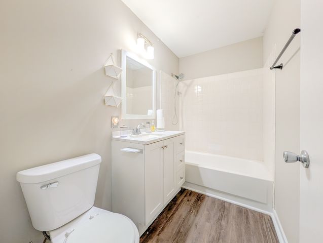 8616 Hickory Avenue, Crystal Lake, IL 60014