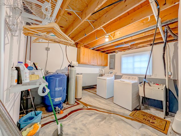 8616 Hickory Avenue, Crystal Lake, IL 60014