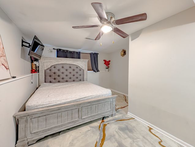 8616 Hickory Avenue, Crystal Lake, IL 60014