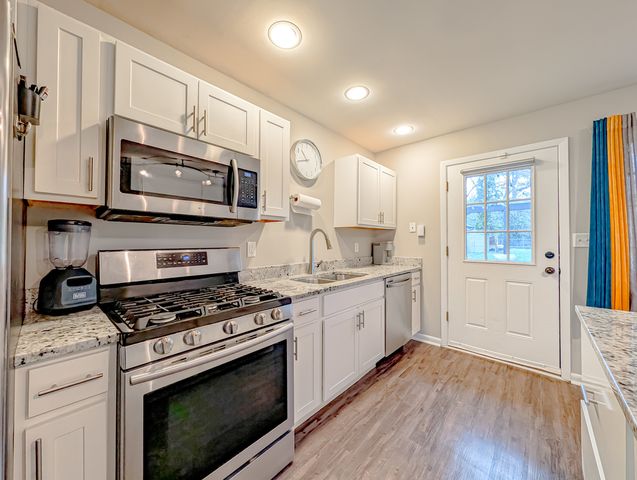 8616 Hickory Avenue, Crystal Lake, IL 60014