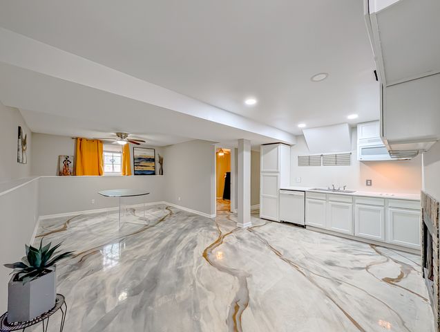 8616 Hickory Avenue, Crystal Lake, IL 60014