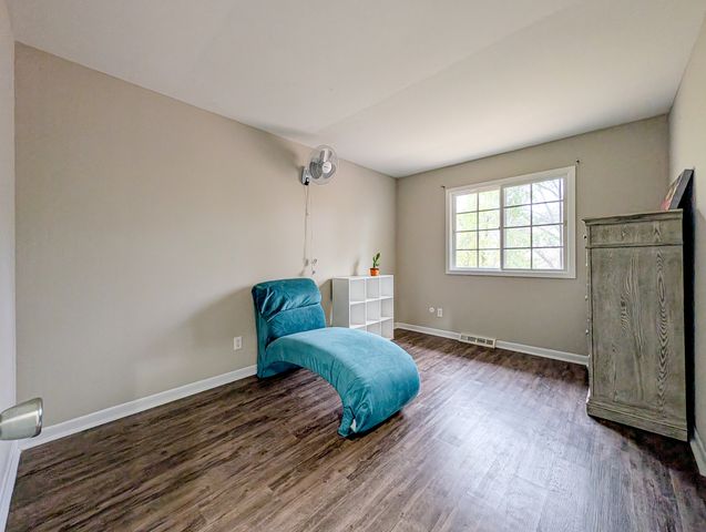 8616 Hickory Avenue, Crystal Lake, IL 60014