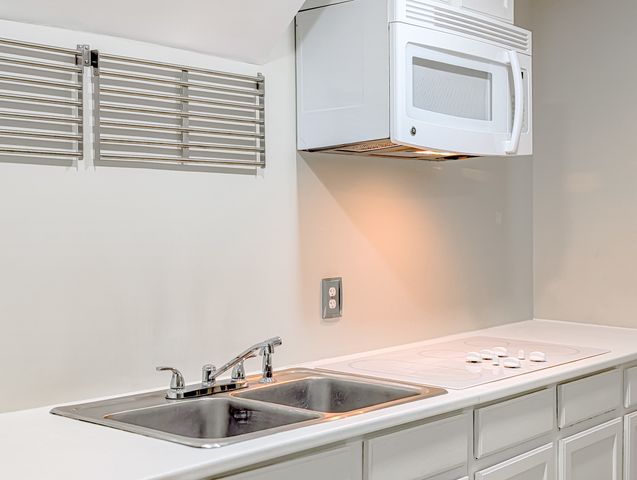 8616 Hickory Avenue, Crystal Lake, IL 60014