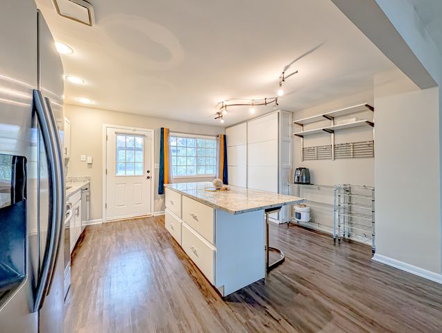 8616 Hickory Avenue, Crystal Lake, IL 60014