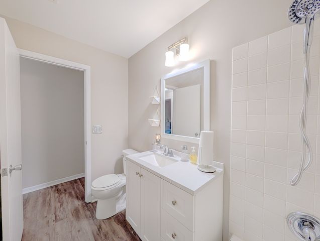 8616 Hickory Avenue, Crystal Lake, IL 60014