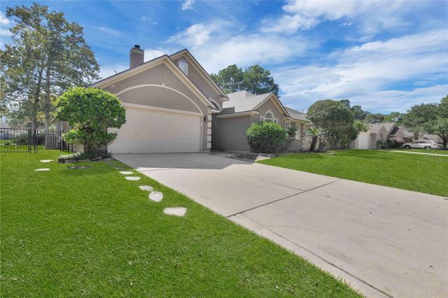 8506 Hunters Village Drive, Humble, TX 77346