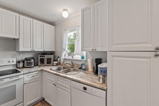 207 Margaret Ave., Petal, MS 39465