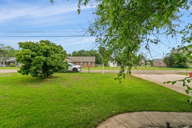 207 Margaret Ave., Petal, MS 39465
