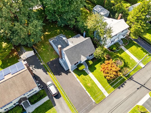 16 Saratoga Road, White Plains, NY 10607