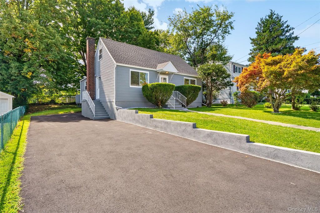 16 Saratoga Road, White Plains, NY 10607 — photo 2