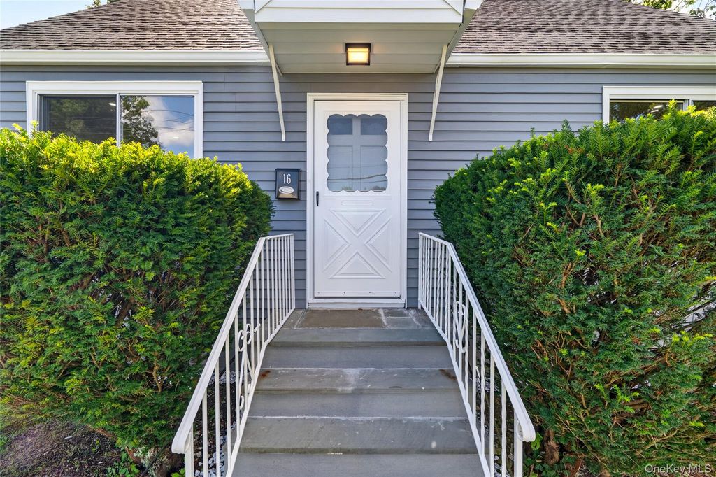 16 Saratoga Road, White Plains, NY 10607 — photo 5