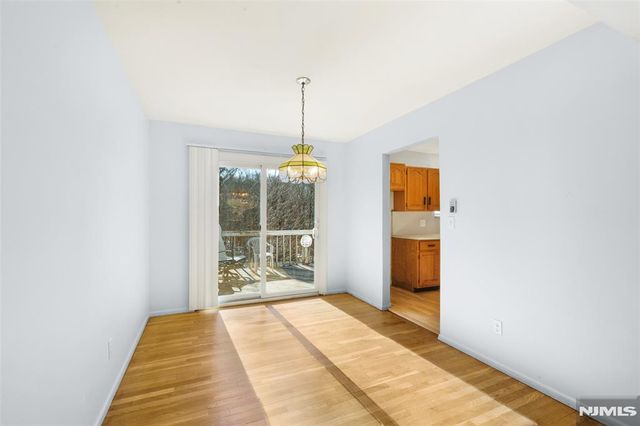 18 Kendall Drive, Ringwood, NJ 07456