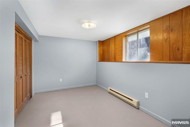 18 Kendall Drive, Ringwood, NJ 07456