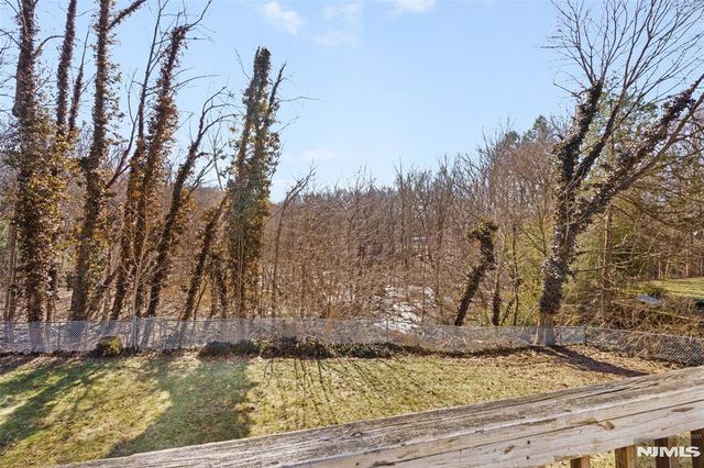 18 Kendall Drive, Ringwood, NJ 07456