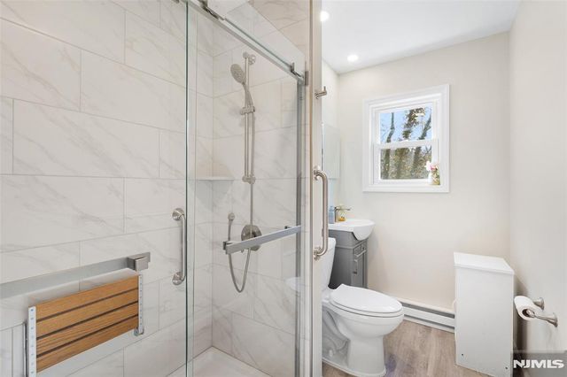 18 Kendall Drive, Ringwood, NJ 07456