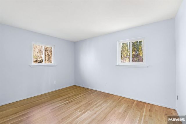 18 Kendall Drive, Ringwood, NJ 07456