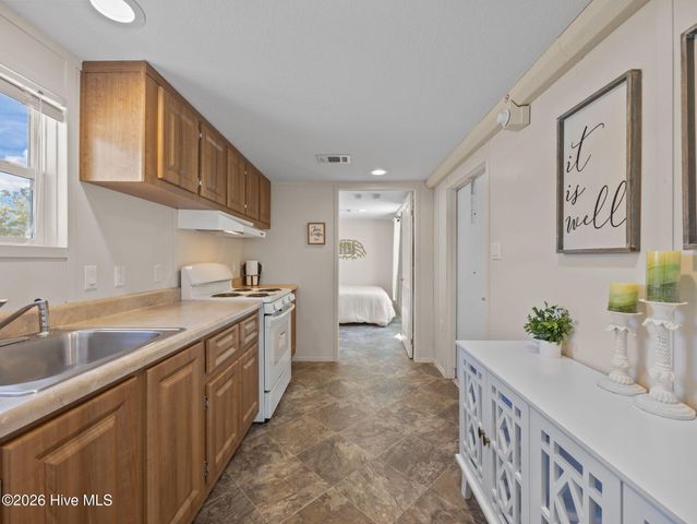 111 Woodpecker Road, Holly Ridge, NC 28445