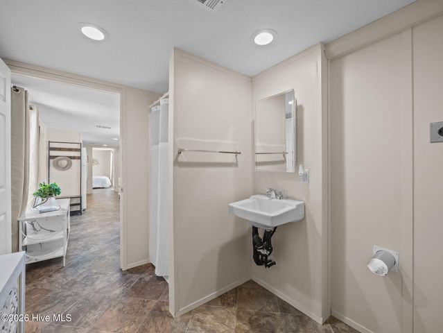 111 Woodpecker Road, Holly Ridge, NC 28445