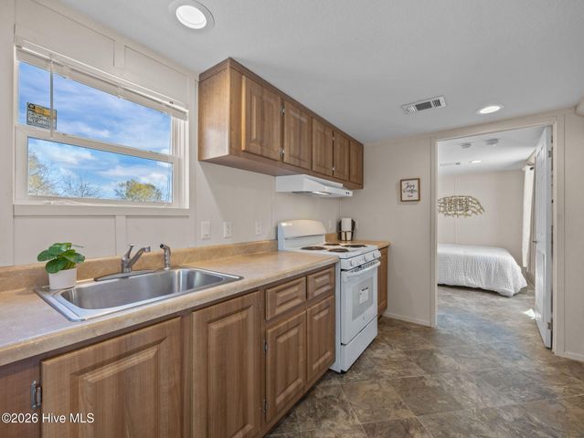 111 Woodpecker Road, Holly Ridge, NC 28445