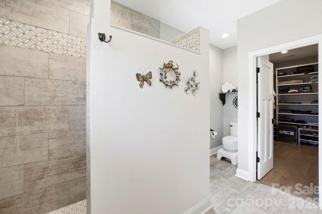 525 Byers Cove Road, Hendersonville, NC 28792