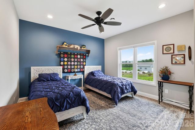525 Byers Cove Road, Hendersonville, NC 28792