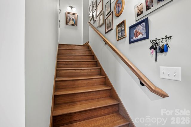 525 Byers Cove Road, Hendersonville, NC 28792