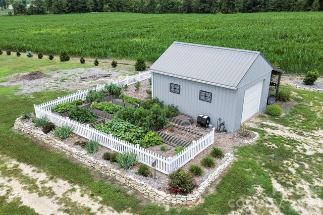 525 Byers Cove Road, Hendersonville, NC 28792