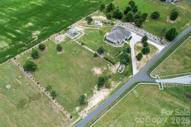 525 Byers Cove Road, Hendersonville, NC 28792