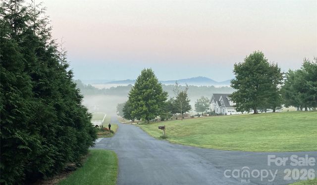 525 Byers Cove Road, Hendersonville, NC 28792