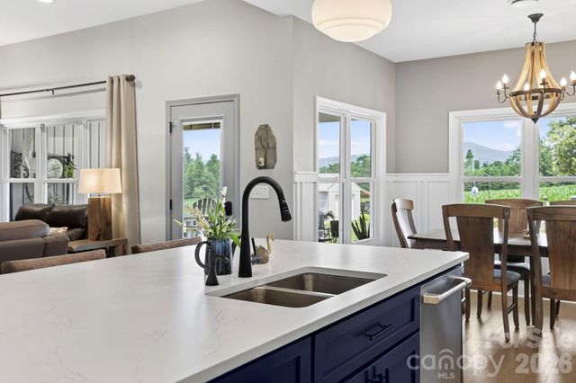 525 Byers Cove Road, Hendersonville, NC 28792
