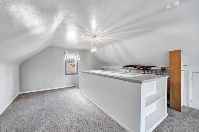 1262 RIDGEDALE COURT, Green Bay, WI 54304