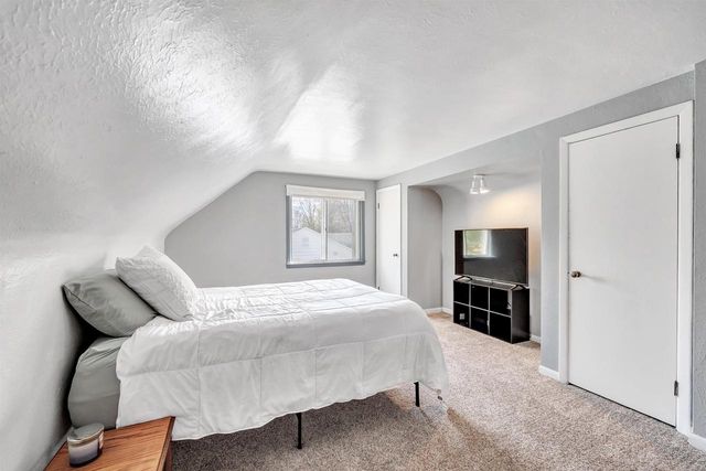 1262 RIDGEDALE COURT, Green Bay, WI 54304