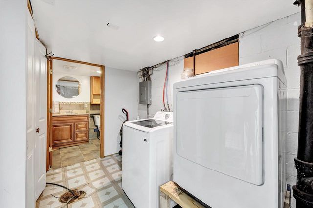 1262 RIDGEDALE COURT, Green Bay, WI 54304