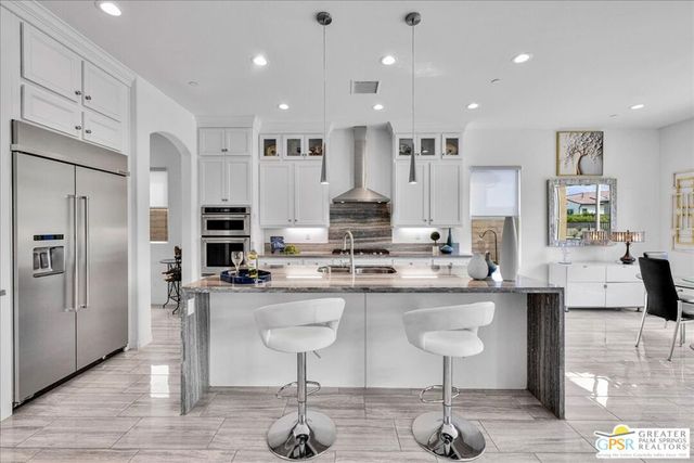 25 Chardonnay, Rancho Mirage, CA 92270