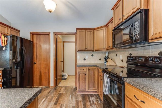 355 E Karla Ave, Haysville, KS 67060