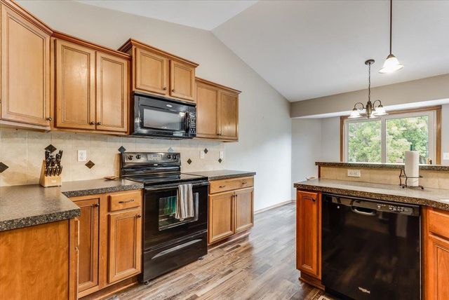 355 E Karla Ave, Haysville, KS 67060