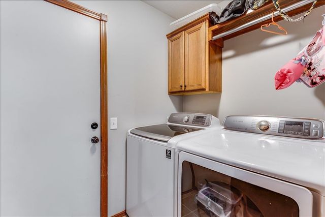355 E Karla Ave, Haysville, KS 67060