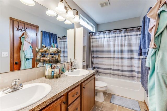 355 E Karla Ave, Haysville, KS 67060