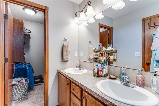 355 E Karla Ave, Haysville, KS 67060