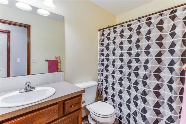 355 E Karla Ave, Haysville, KS 67060