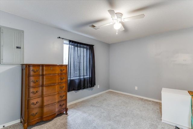 355 E Karla Ave, Haysville, KS 67060