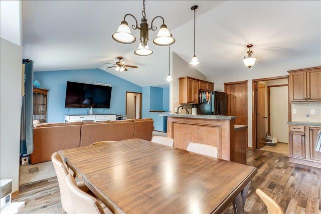 355 E Karla Ave, Haysville, KS 67060