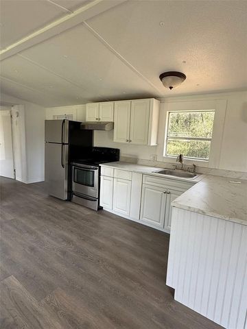 1516 COMMERCIAL PLACE, Zephyrhills, FL 33540