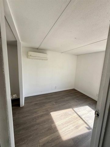 1516 COMMERCIAL PLACE, Zephyrhills, FL 33540