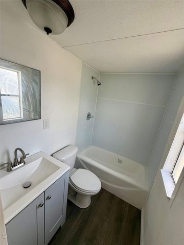 1516 COMMERCIAL PLACE, Zephyrhills, FL 33540