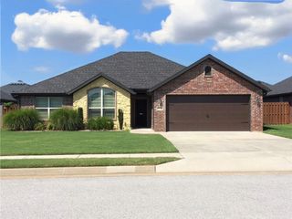 6102 S 37th Street, Rogers, AR 72758