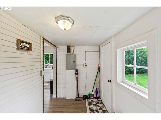 3236 SHERIDAN Ave, North Bend, OR 97459